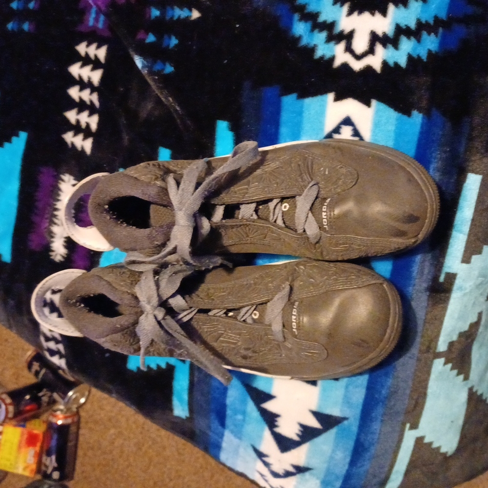 Jordan low top twos size youth 7